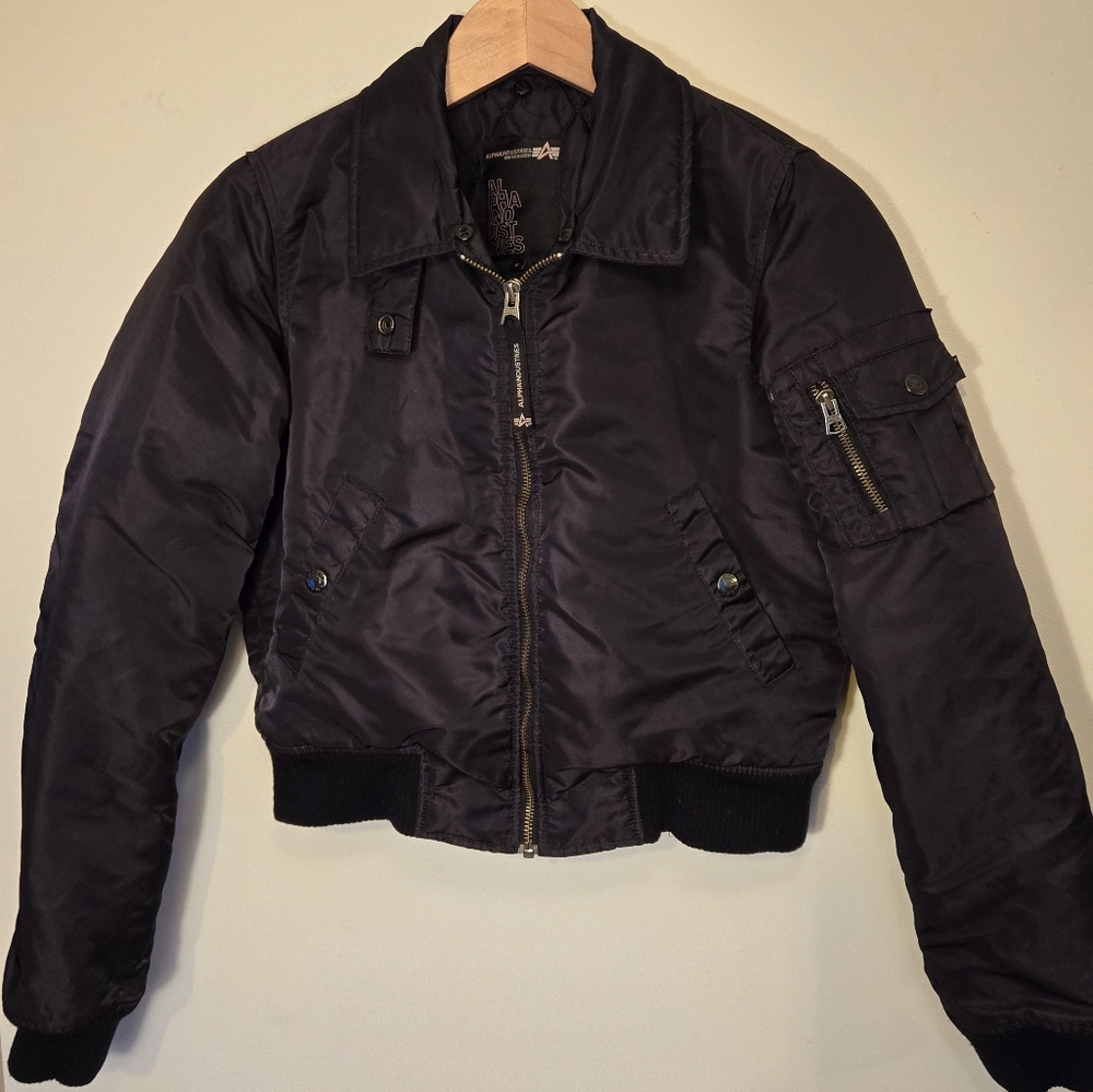 Alpha Industries Cropped Bomber Jacket sz Small